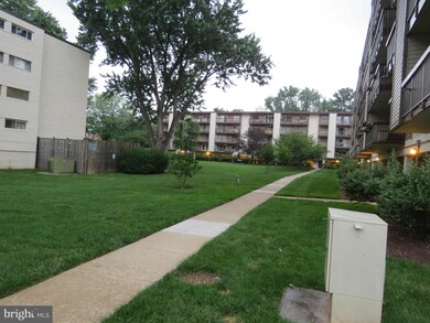 10300 Westlake Dr, Bethesda, MD 20817 - photo 2