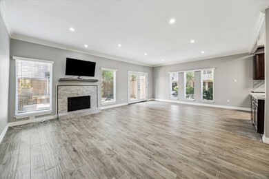 9400 Doliver Dr unit 60, Houston, TX 77063 - photo 3