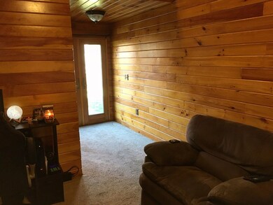 445 Mountain Rd, Holyoke, MA 01040 - photo 5