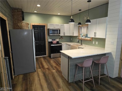 202 Meek Ave, Byesville, OH 43723 - photo 4