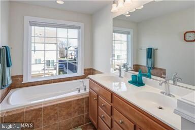 25486 Amber Gate Terrace, Chantilly, VA 20152 - photo 7