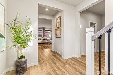 Disclaimer Secondary photos of same floor plan on different lot in different community: Photos are from another Luna, finishes, upgrades, and features may vary.