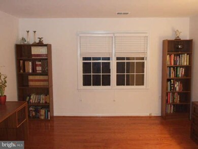 6204 Falcon Landing Ct, Burke, VA 22015 - photo 7