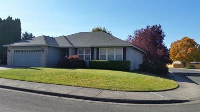 1389 Foxwood Dr, Medford, OR 97504 - photo 4