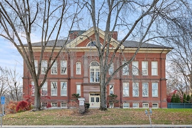 35 New South St unit 307, Northampton, MA 01060 - photo 4