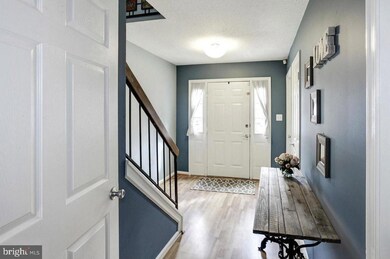 13915 Gunners Place, Centreville, VA 20121 - photo 2