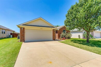 4812 Topaz Ln, Granbury, TX 76049 - photo 2