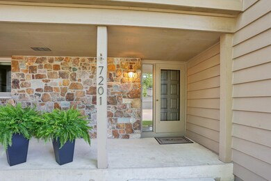 7201 Lakeview Dr, Bloomington, MN 55438 - photo 3