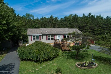 224 Bear Medicine Cir, Effort, PA 18330 - photo 4