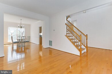 14305 Fallsmere Cir, Gainesville, VA 20155 - photo 4