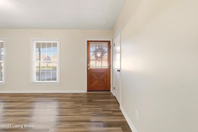 3410 Middle Rd, Jeffersonville, IN 47130 - photo 3