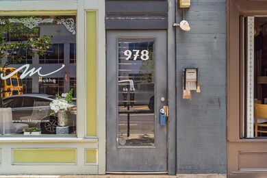 T 978 N High St00056