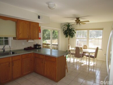 EAT-IN KITCHEN - 2.