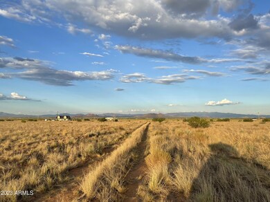 Richey Rd looking east to N Pinto Rd