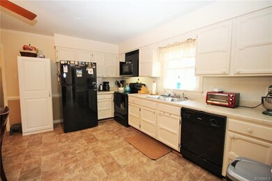 Eat-In Kitchen with newer appliances that ALL conv