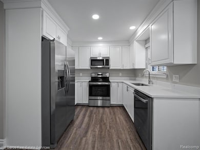 895 Harcourt Rd unit 897, Grosse Pointe Park, MI 48230 - photo 2