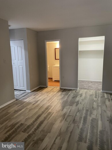 452 Girard St unit 349 / T-4, Gaithersburg, MD 20877 - photo 7