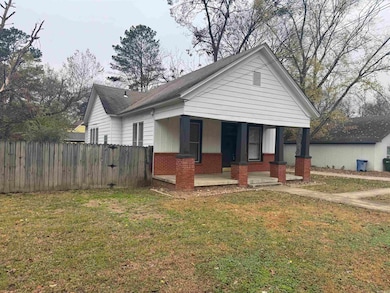 303 Ash St, Conway, AR 72034 - photo 2