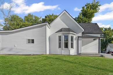 302 W Freeman St, Frankfort, IN 46041 - photo 2