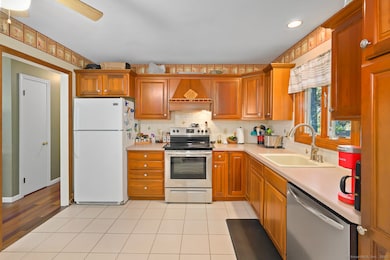 216 Elliot Dr, Colchester, CT 06415 - photo 3