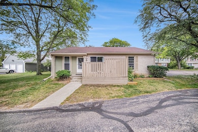 2918 Whittier Ct, Ann Arbor, MI 48104 - photo 2