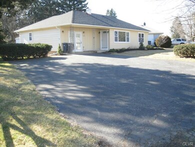 3204 Aberdeen Cir, Allentown, PA 18104 - photo 3