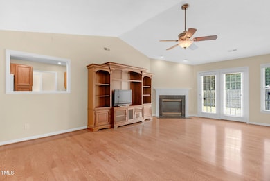8-web-or-mls-3027 Maple Ave-8