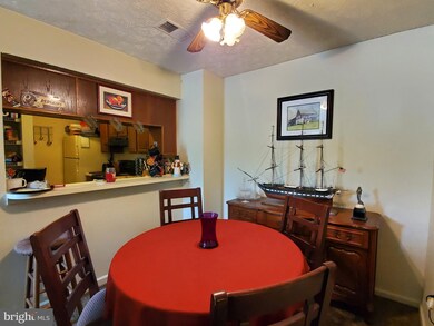 806 Stratford Way unit J, Frederick, MD 21701 - photo 4
