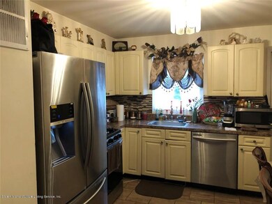 21 Dulancey Ct, Staten Island, NY 10301 - photo 2