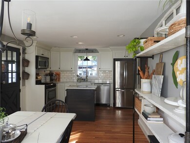 160 Kiwanee Rd, Warwick, RI 02888 - photo 3