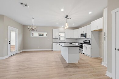 104 Arrow Point, Fredericksburg, TX 78624 - photo 4