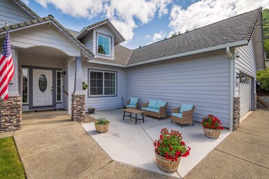 1460 NE Jennifer Way, Grants Pass, OR 97526 - photo 2