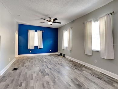 119 W Keyes Ave, Tampa, FL 33602 - photo 4