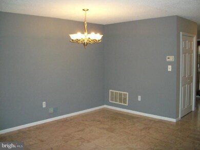 69 Sapphire Ln, Franklin Park, NJ 08823 - photo 4