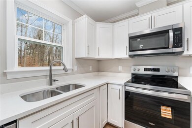 129 Lake St, Elkin, NC 28621 - photo 6