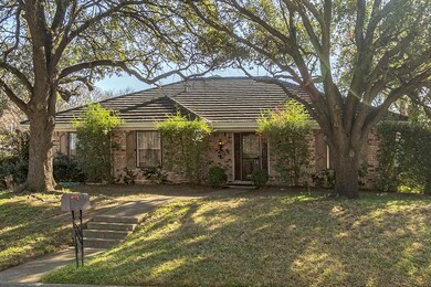 409 Circleview Dr N, Hurst, TX 76054 - photo 2