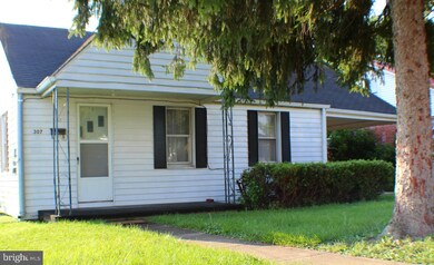 307 N Elm St, Moorefield, WV 26836 - photo 2