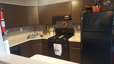 13 Fryer Ct unit 314, Hightstown, NJ 08520 - photo 3