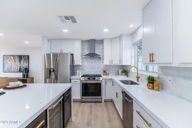 3035 E Montecito Ave 06
