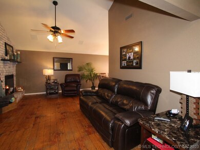 13747 S Glen St, Glenpool, OK 74033 - photo 6