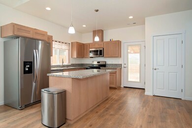 3854 Anthem Ave, White City, OR 97503 - photo 6