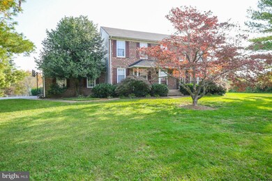 6747 Lake Dr, Warrenton, VA 20187 - photo 2