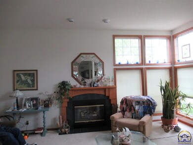 3525 SW Willow Brook Ln, Topeka, KS 66614 - photo 3