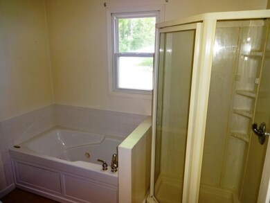 1408 Stoneybrook Dr, Johnson City, TN 37601 - photo 6