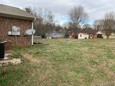 417 Melody Ln unit B, Shelby, NC 28152 - photo 2