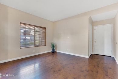 2327 Archwood Ln 234 LIVING (1)