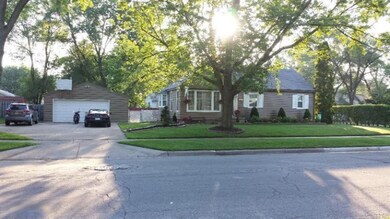 Extra wide lot!