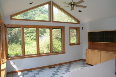 307 Gilman Ave, Saint Johnsbury, VT 05819 - photo 7