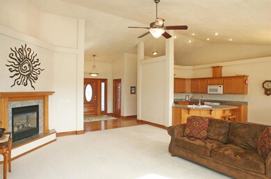 781 Ridgeway Ave, Central Point, OR 97502 - photo 5