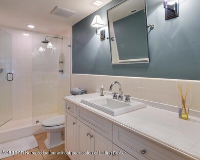 250 Bradley Pl 609 - Bathroom 1